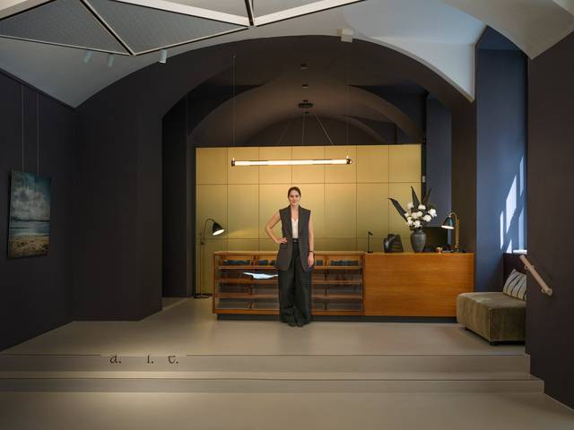 Die Schmuckdesignerin Maria Zelenko in ihrem Atelier.